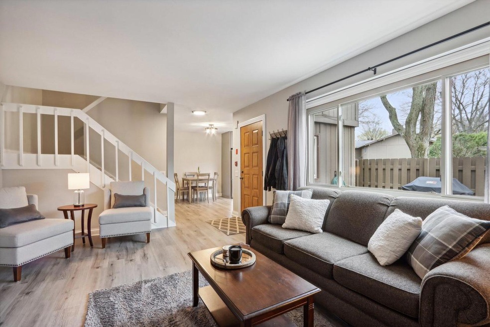 N76W14513 Northpoint Ct, Menomonee Falls, WI 53051 - photo 1