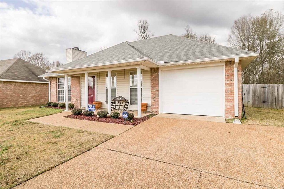 954 Bullrun Dr, Byram, MS 39272 - photo 1