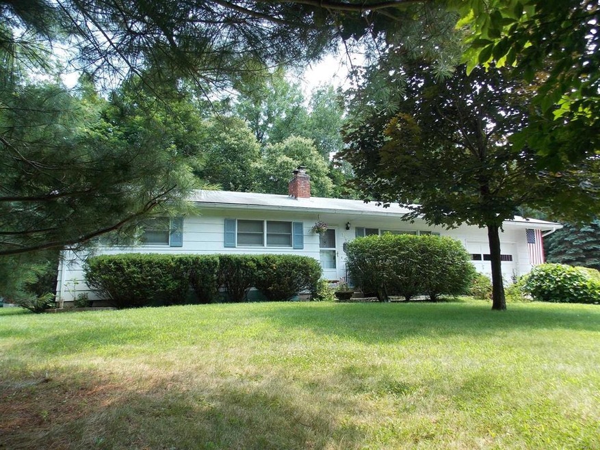 16 Westview Ln, Red Hook, NY 12571 - photo 1