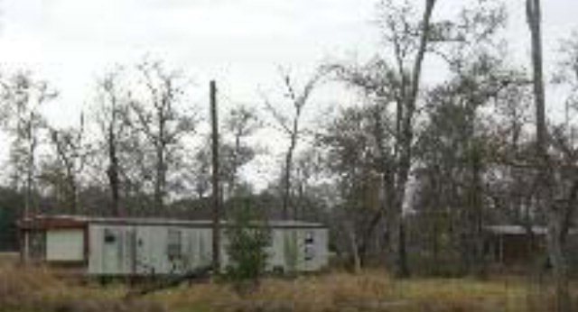 621 Cr 388e, Brazoria, TX 77422 - photo 1