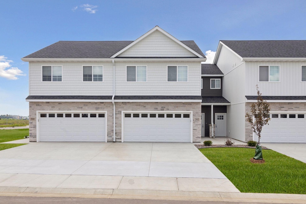 632 Franklin St, Roberts, WI 54023 - photo 1