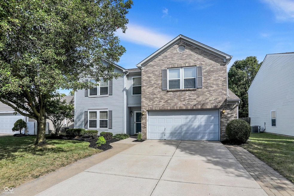 10186 Apple Blossom Cir, Fishers, IN 46038 - photo 1