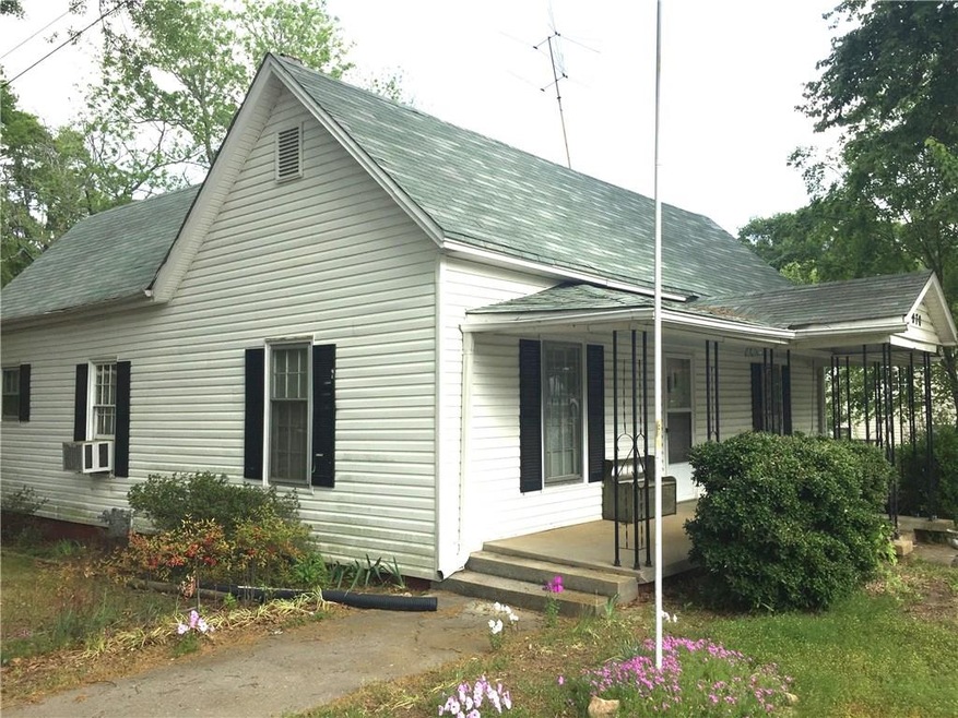 970 S Broad St, Commerce, GA 30529 - photo 1