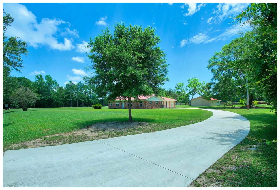 19572 Thomas Plash Ln, Gulf Shores, AL 36542 - photo 1