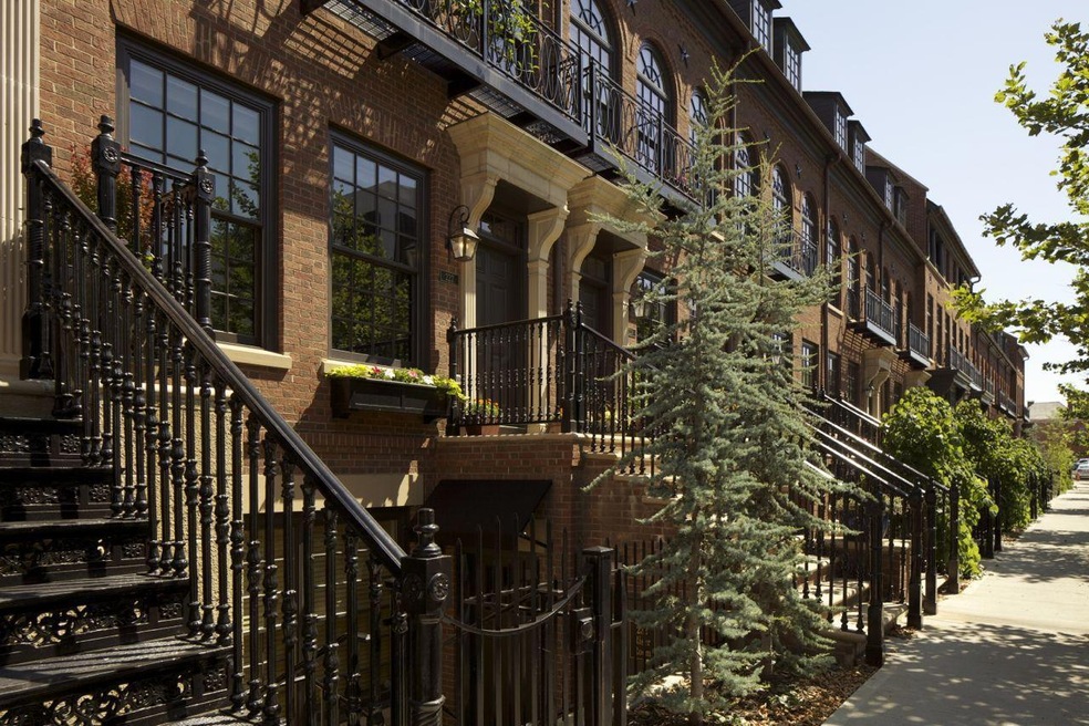 222_e_gay_st_bishops_walk_neighborhood_l
