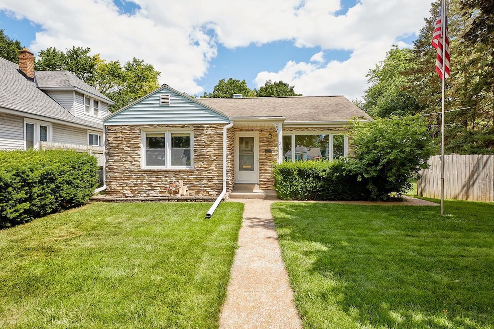 1216 S 106th St_368_001