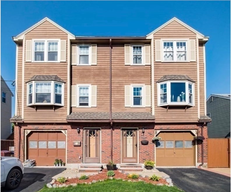 For Sale $529,900 • Co-Listing Agent