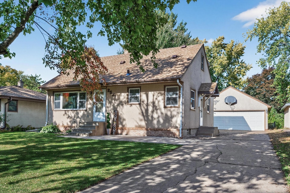 2521 Cowern Place E, Saint Paul, MN 55109 - photo 1