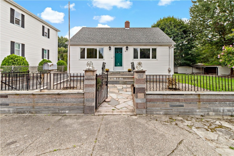 32 Geldard St, Cumberland, RI 02864 - photo 1