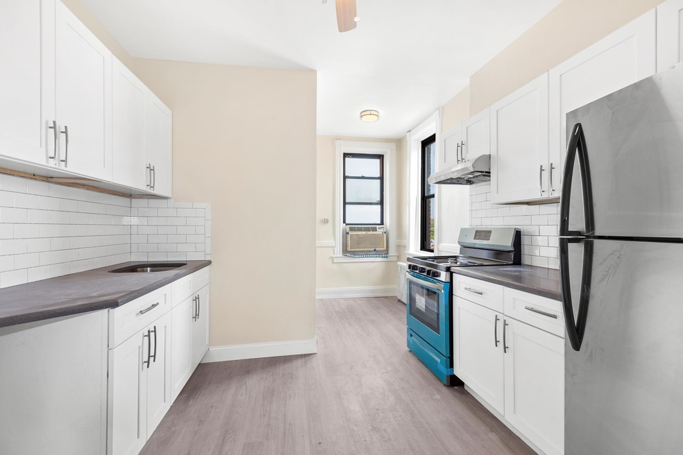 59-63 56th Rd unit 3R, Flushing, NY 11378 - photo 1