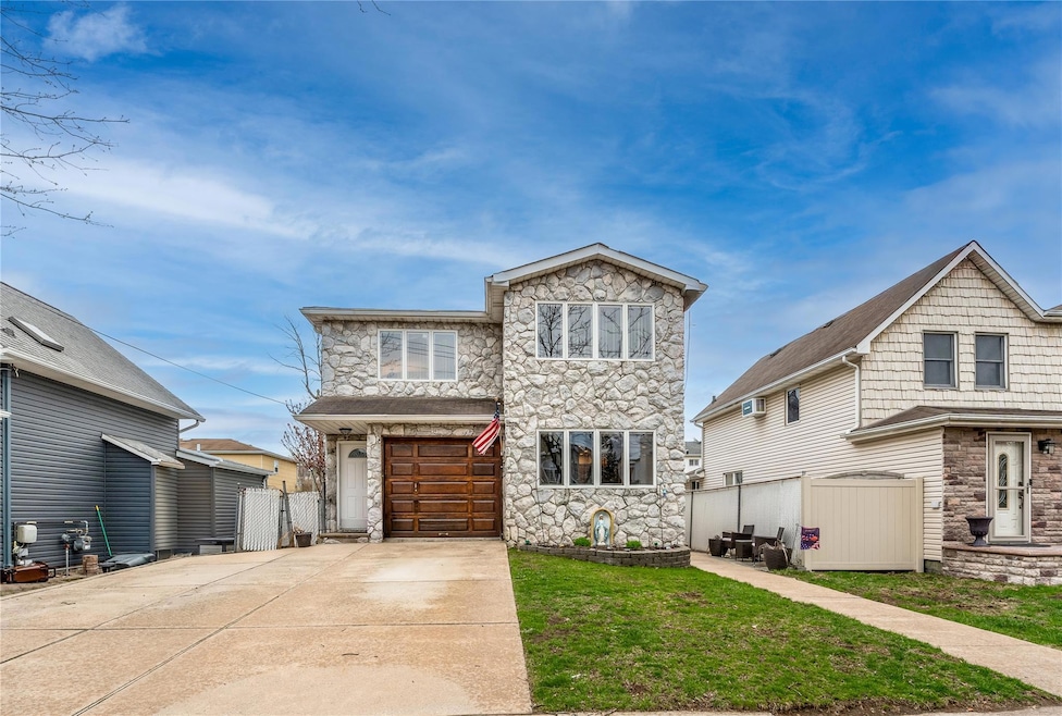 Sold $930,000 • Co-Listing Agent