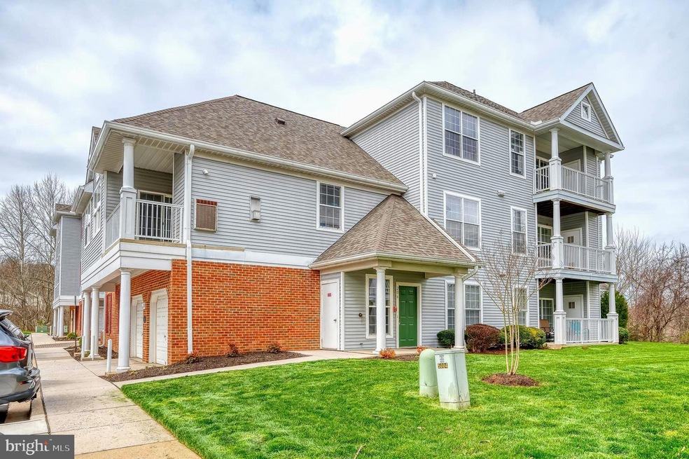 5004 Hollington Dr unit 206, Owings Mills, MD 21117 - photo 1