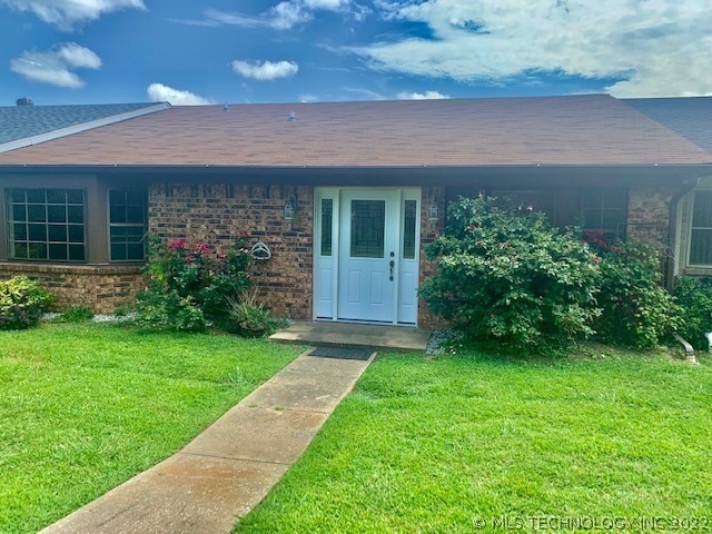 1432 S Stoneridge Manor, Ardmore, OK 73401 - photo 1