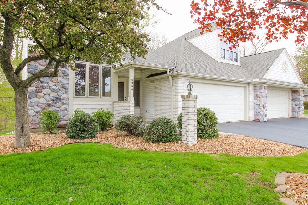 6909 Springtree