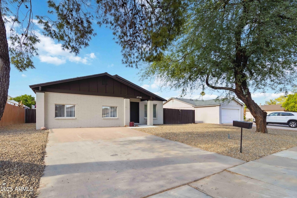 2726 E Dahlia Dr, Phoenix, AZ 85032 - photo 1