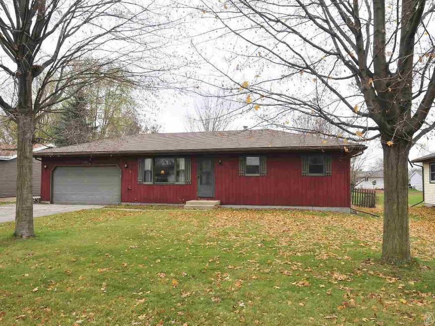 225 Lincoln St, Brooklyn, WI 53521 - photo 1