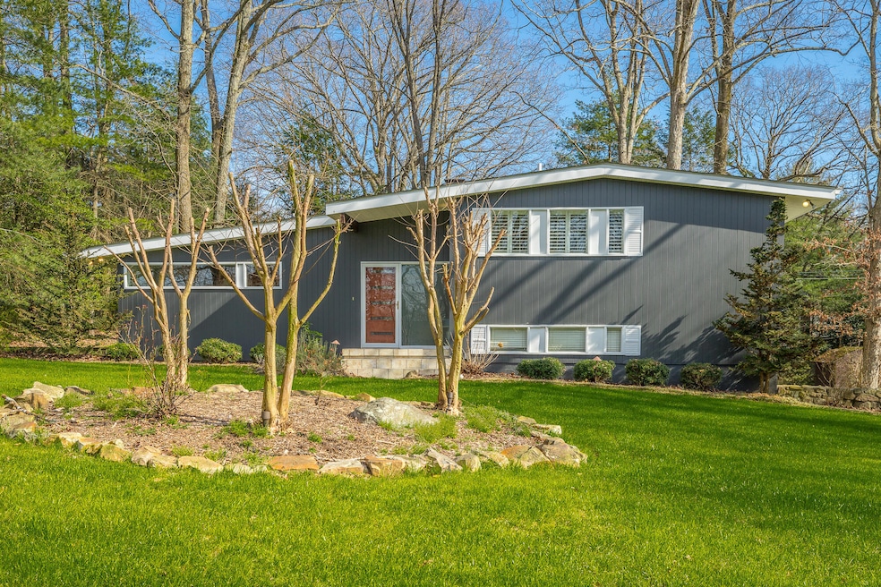 1115 Woodbine Way HD-70