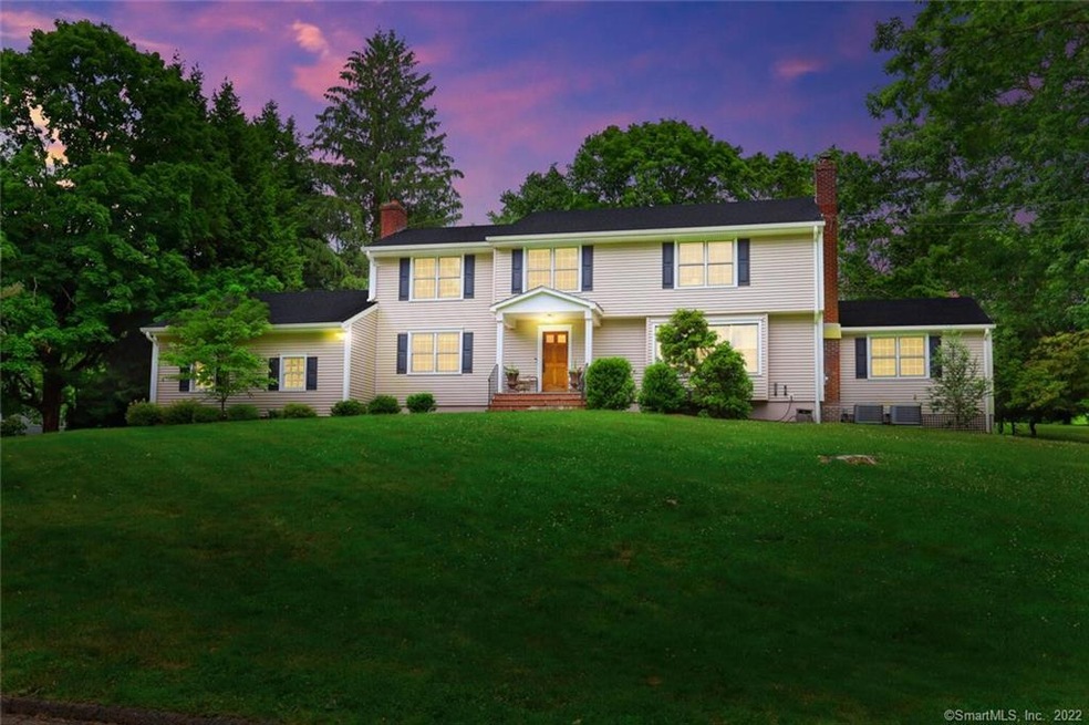 42 Thornwood Rd, Stamford, CT 06903 - photo 1