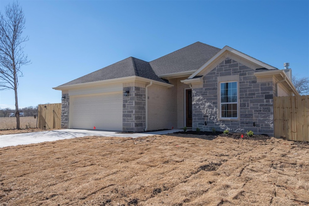 821 Easley St, White Settlement, TX 76108 - photo 1