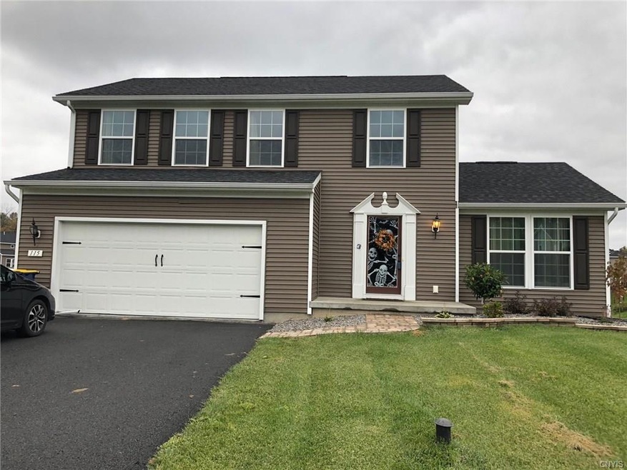 Like new, West Genesee Colonial