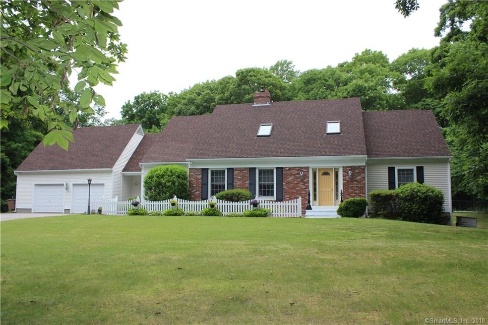 98 Dean Road ~ East Lyme 