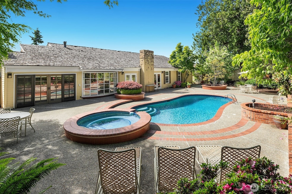 4226 92nd Ave NE, Yarrow Point, WA 98004 - photo 1