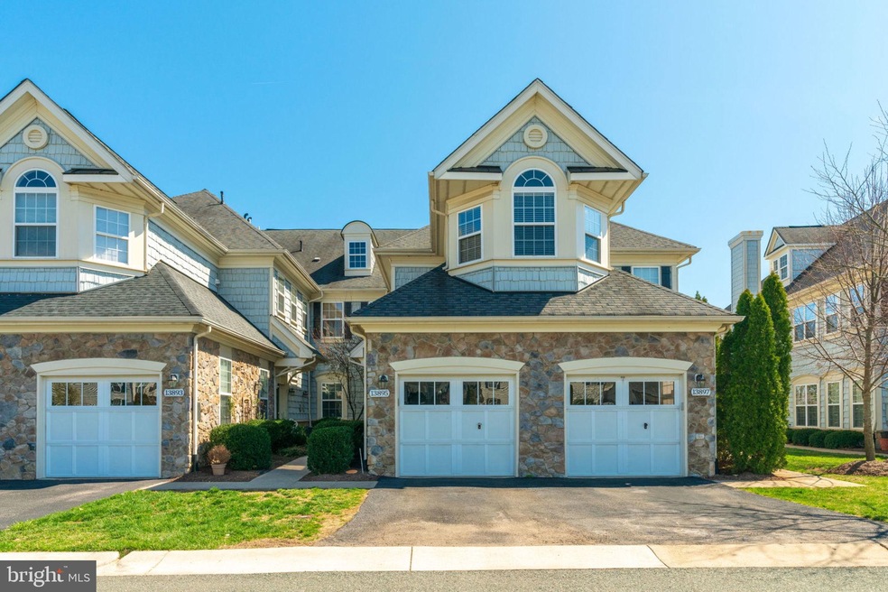 13895 Gullane Dr unit 101, Woodbridge, VA 22191 - photo 1