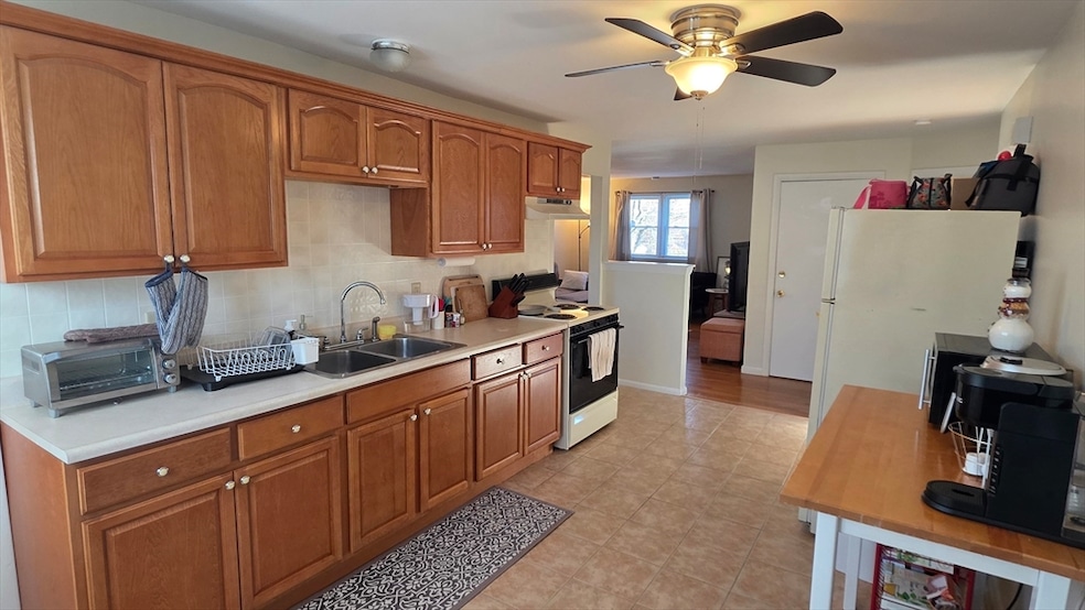 55 Wedgewood Rd unit 1, Worcester, MA 01602 - photo 1