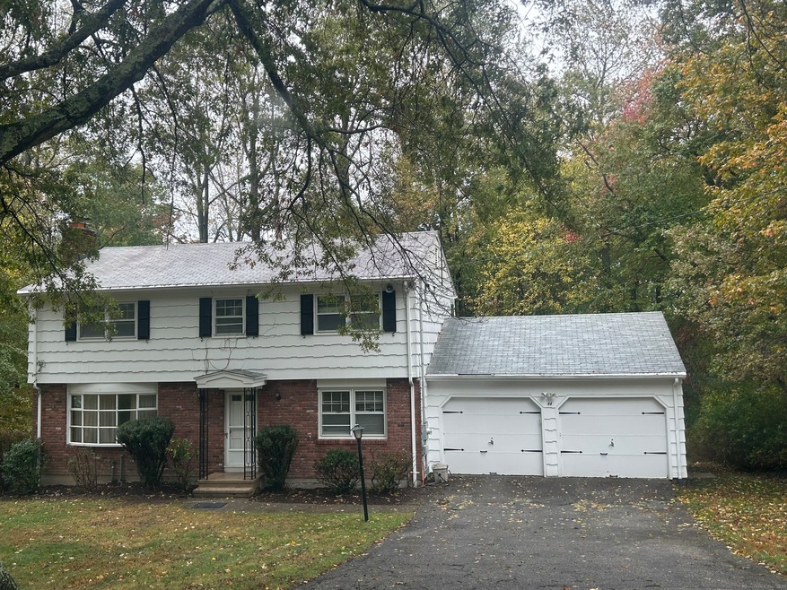 44 Hills Point Rd, Trumbull, CT 06611 - photo 1