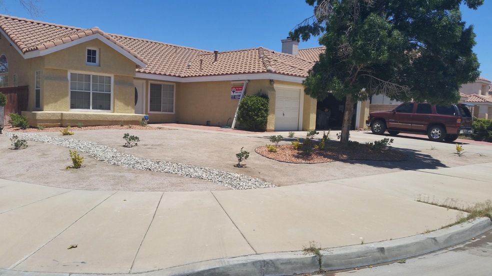 5353 Lakewood Ct, Palmdale, CA 93552 - photo 1