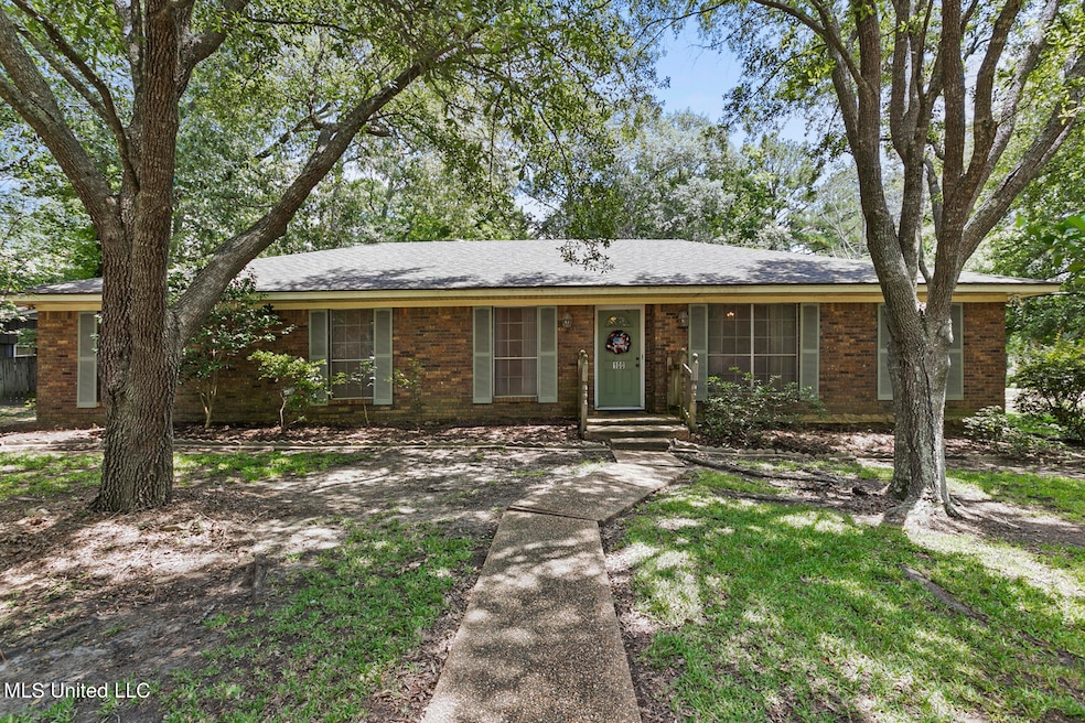 100 Poplar Dr final-28