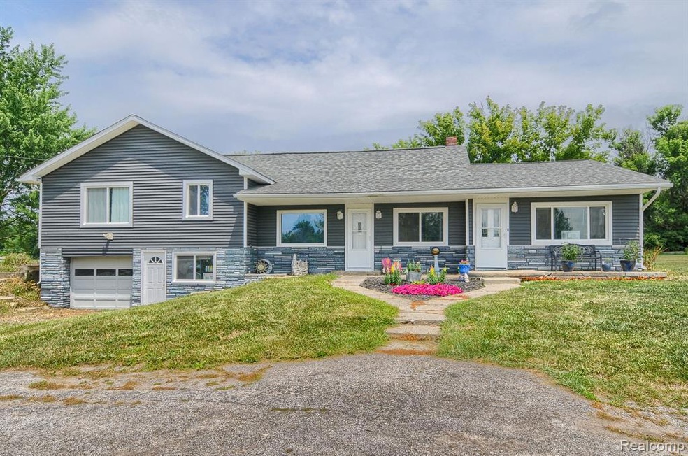 12039 E Potter Rd, Davison, MI 48423 - photo 1