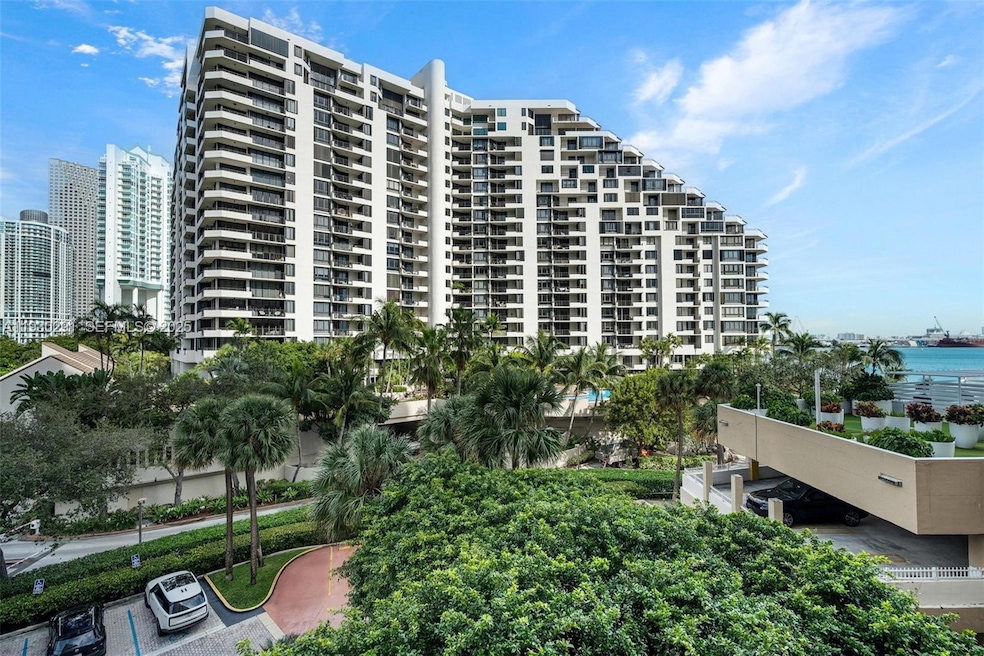 Isola Brickell Key unit 503, Miami, FL 33131 - photo 1