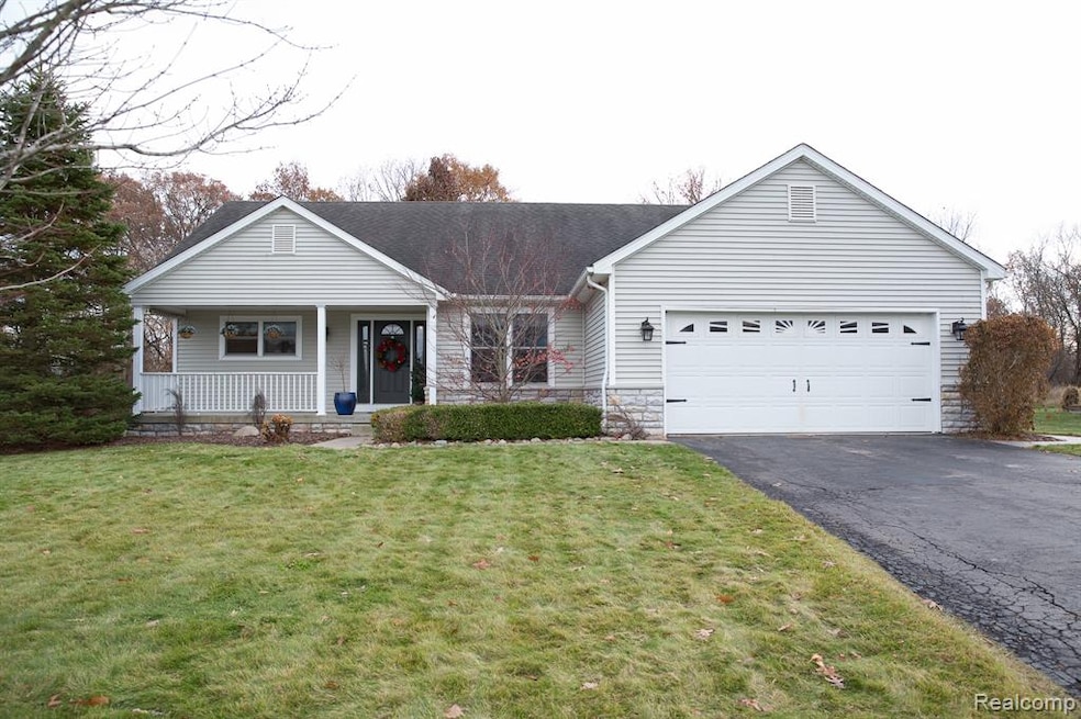 2 CAR GARAGE