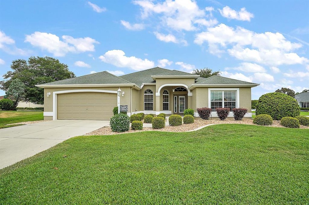 3/2 Gardenia on an OVERSIZED Corner Cul-de-Sac Lot