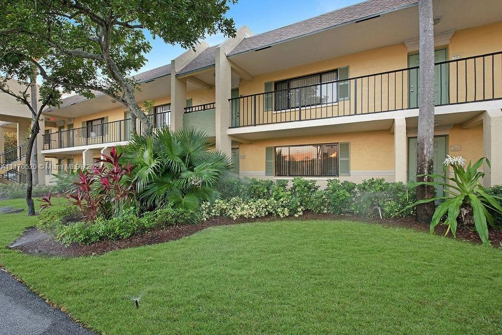 507 Meadows Cir unit 507, Boynton Beach, FL 33436 - photo 1