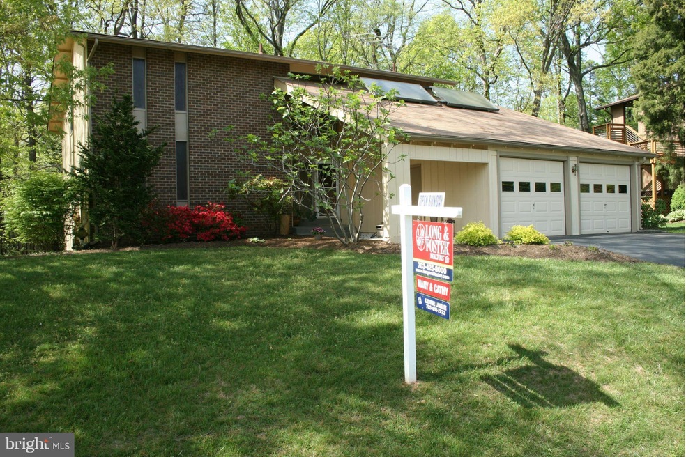 10520 Acacia Ln, Fairfax, VA 22032 - photo 1