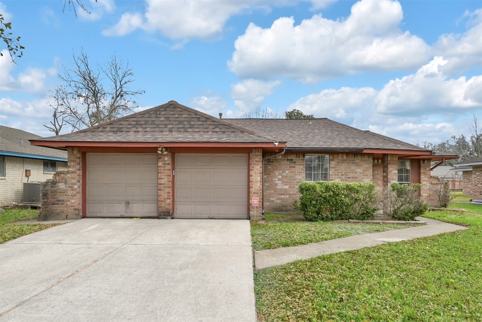 10530 Summerbrook Dr, Houston, TX 77038 - photo 1