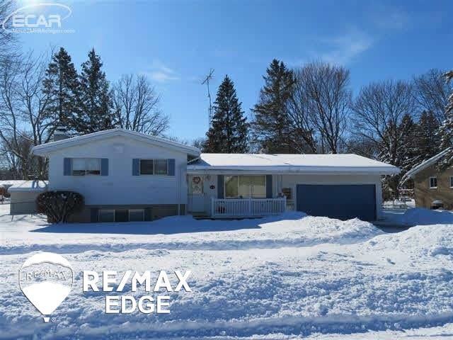 1028 Pleasantview Dr, Flushing, MI 48433 - photo 1