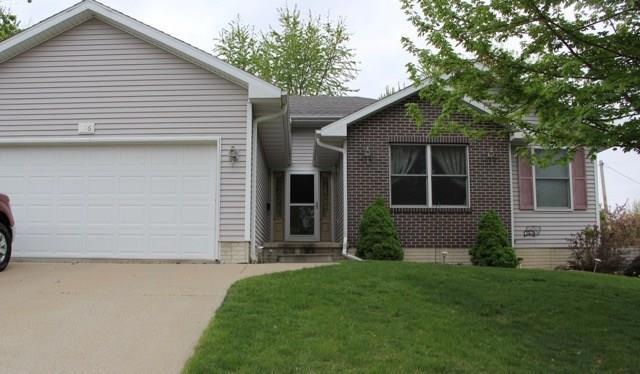 216 W 13th St S, Newton, IA 50208 - photo 1