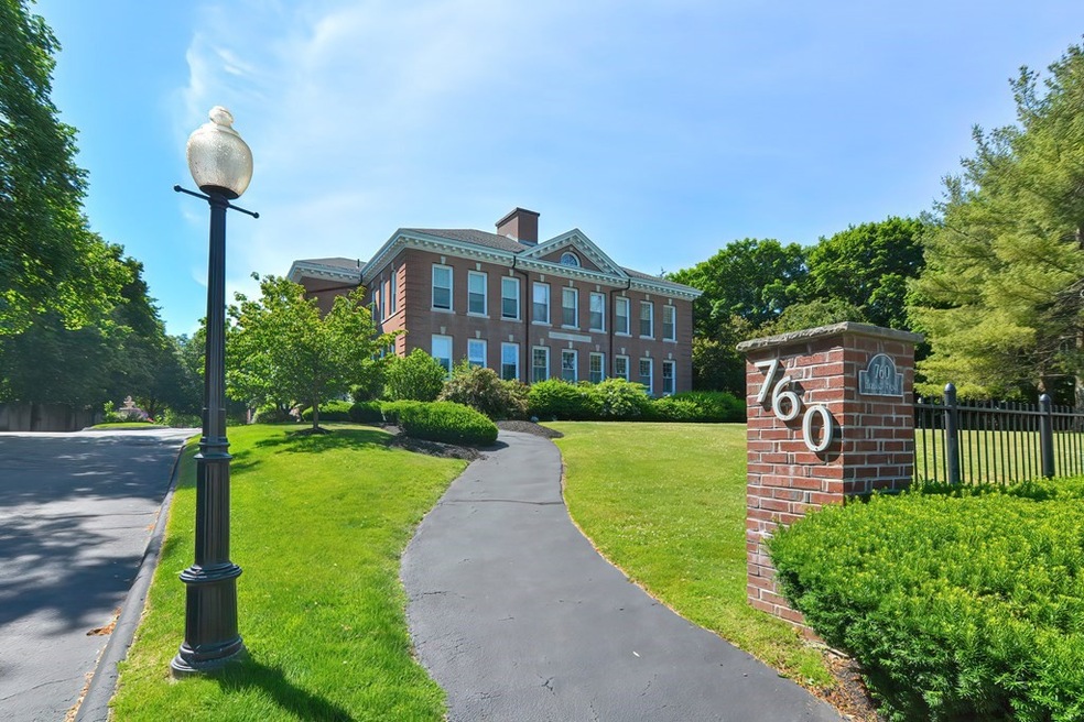 760 Highland Ave unit 19, Needham Heights, MA 02494 - photo 1