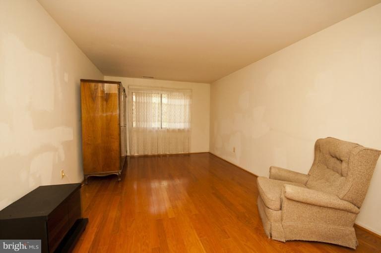 2901 Fallstaff Rd unit 307, Baltimore, MD 21209 - photo 1