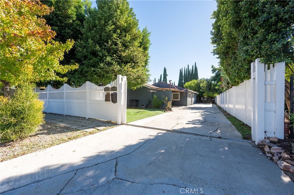 16038 Hartland St, Van Nuys, CA 91406 - photo 1