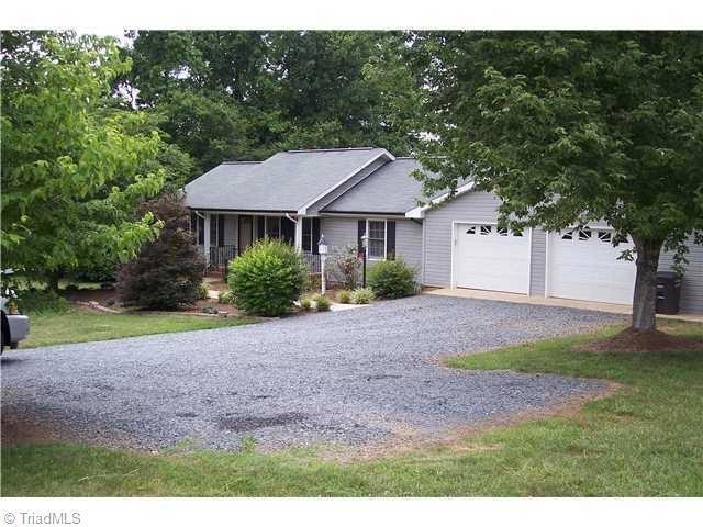 2246 Cedarwood Ct, Asheboro, NC 27205 - photo 1