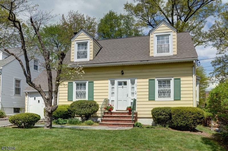 20 Irving Ave, Livingston, NJ 07039 - photo 1