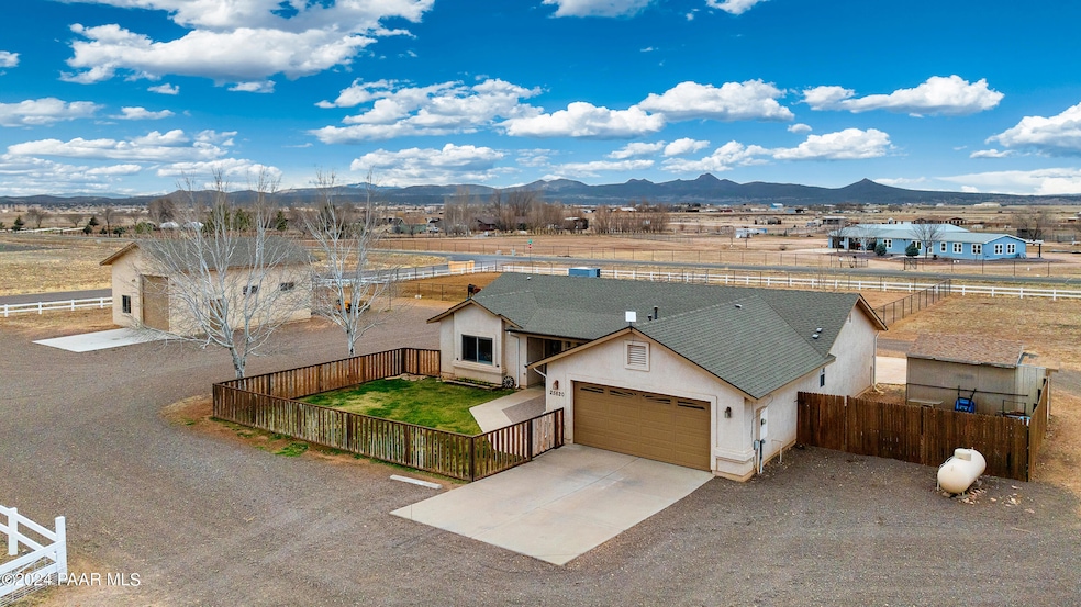 25620 N Burgundy Way, Paulden, AZ 86334 - photo 1