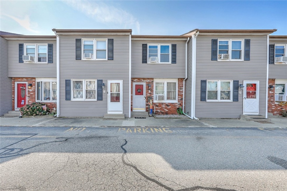 300 York Ave unit 11, Pawtucket, RI 02860 - photo 1