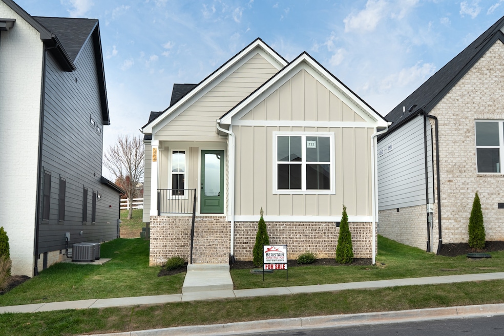 244 Franklin St, Pleasant View, TN 37146 - photo 1