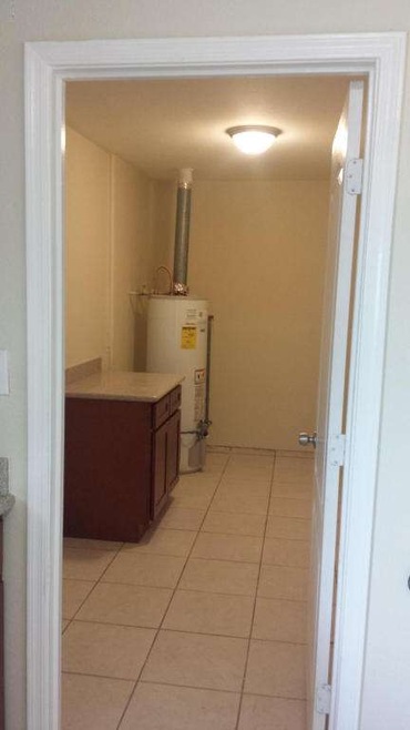 4422 W Cheery Lynn Rd unit * WOW, Phoenix, AZ 85031 - photo 1