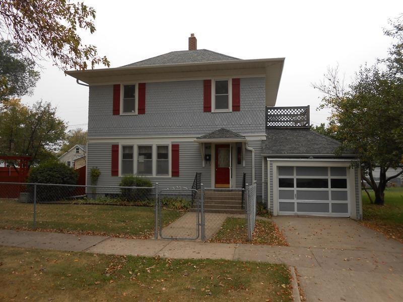 417 3rd Ave NW, Jamestown, ND 58401 - photo 1
